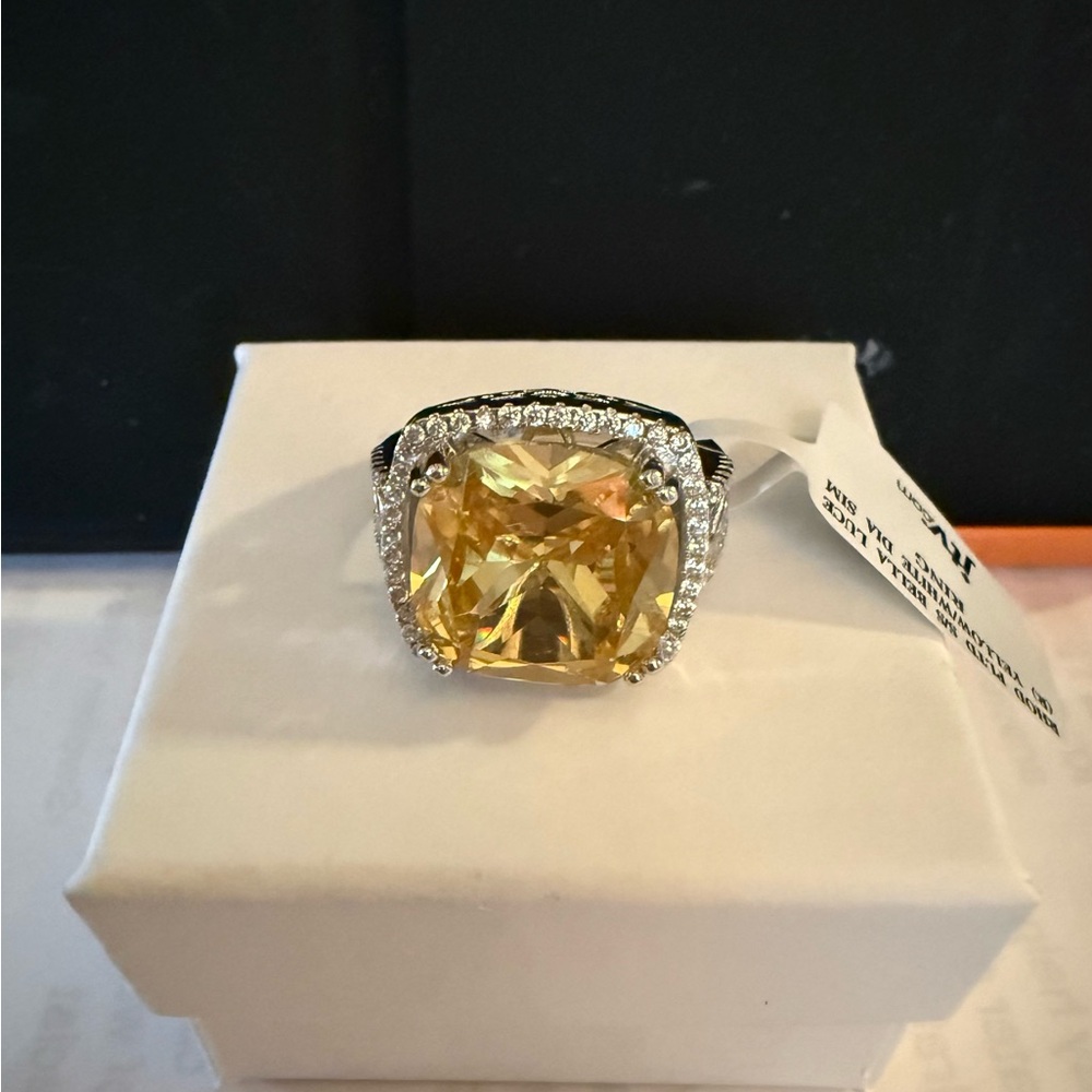 Bella Luce canary ring